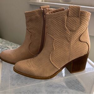 Dirty Laundry Western Ankle Boots Brand New